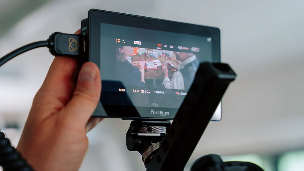 Monitor mit Livebild während eines Filmdrehs von Summit Vision Media